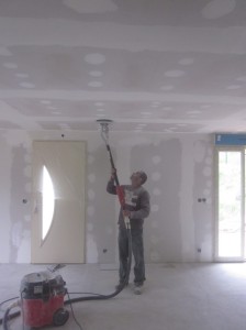 как красить потолок водоэмульсионной краской - инструкция 